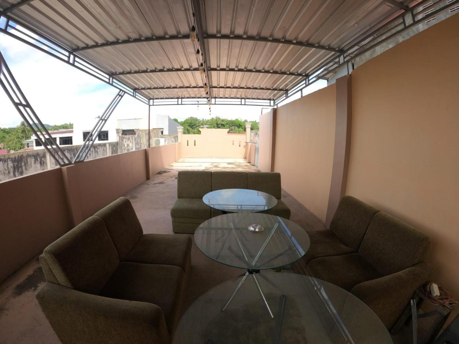 סורונג Innbox Hostel מראה חיצוני תמונה